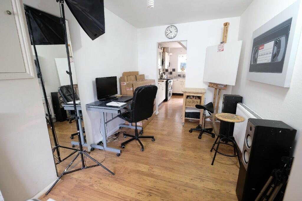STUDY/PLAYROOM