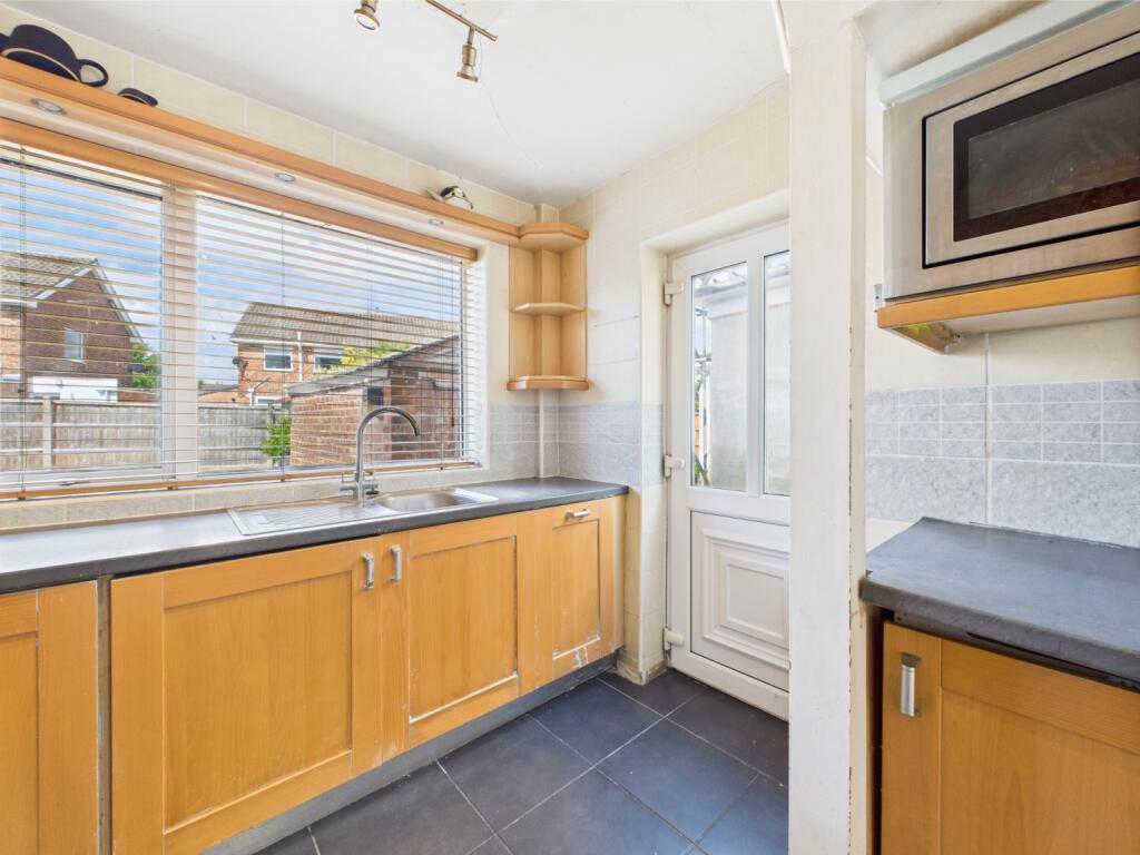 CAM02386G0-PR0129-STILL014