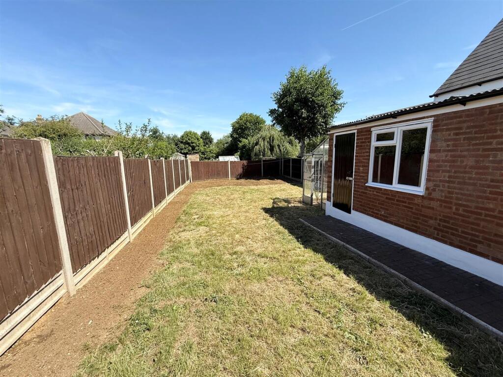 Rear Garden 1.jpg