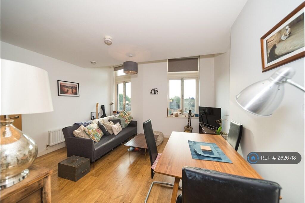 Living/Dining Area