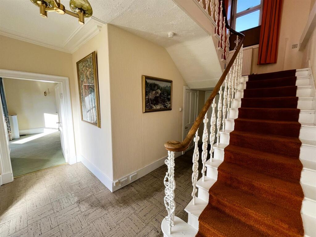 ENTRANCE HALLWAY