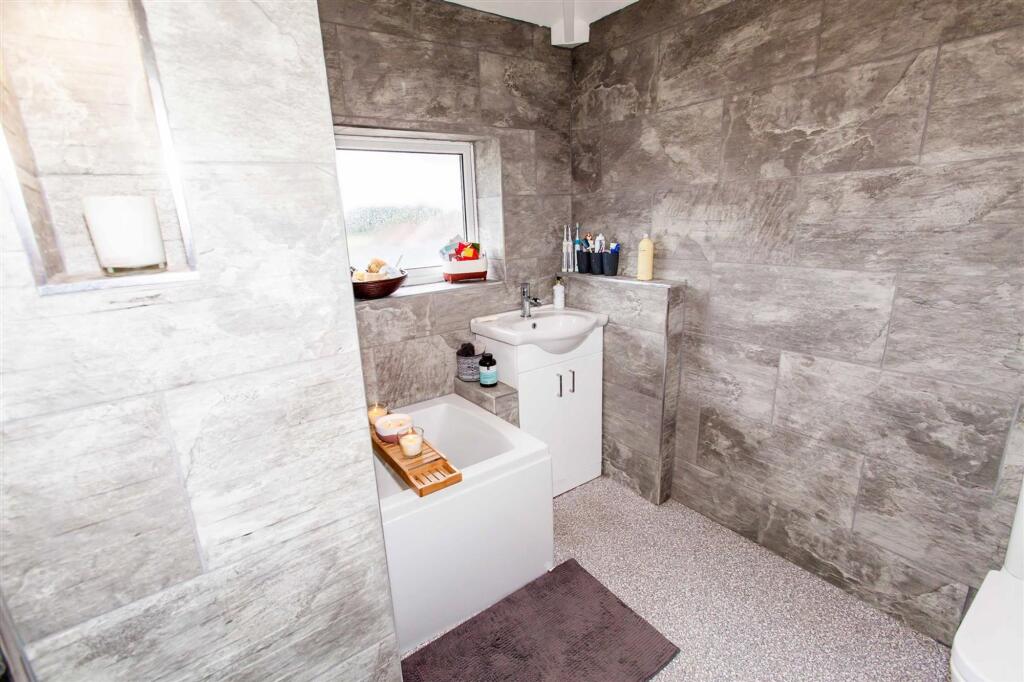 2 Houfton Road (40).jpg