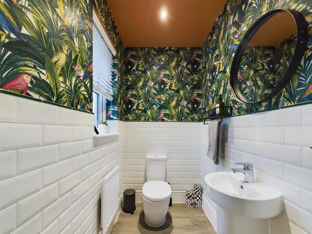 Spacious Fitted Guest Cloakroom