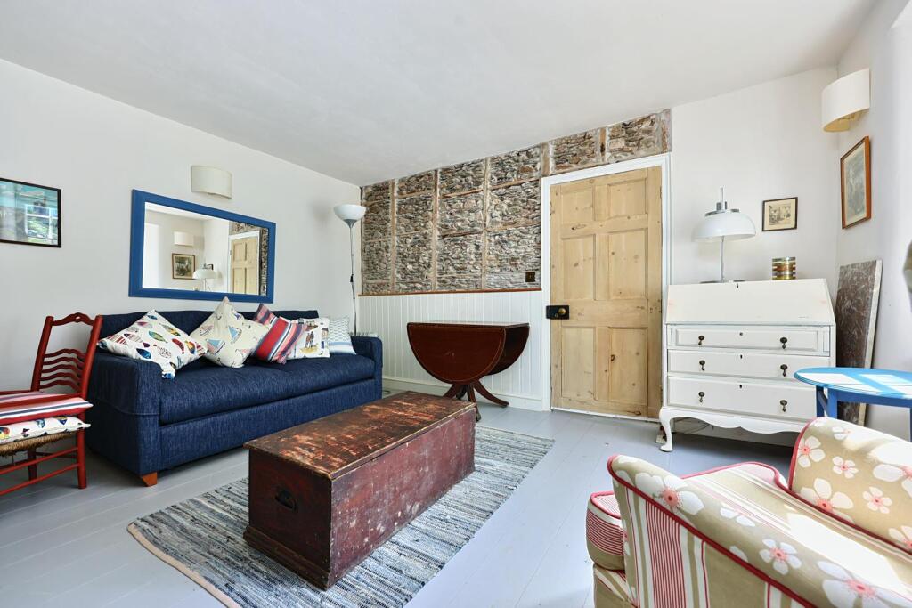 Vine Cottage (17).jpg