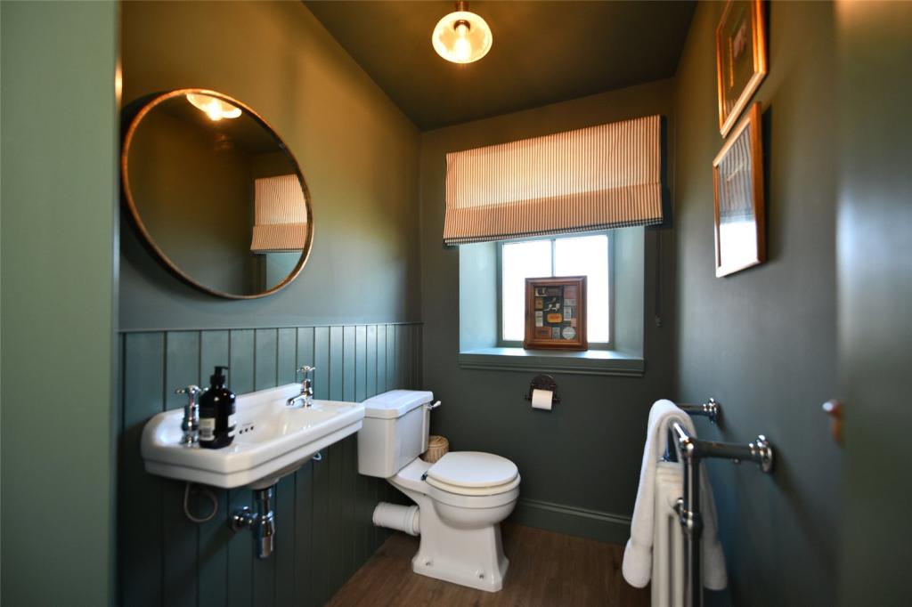 Wc Cloakroom