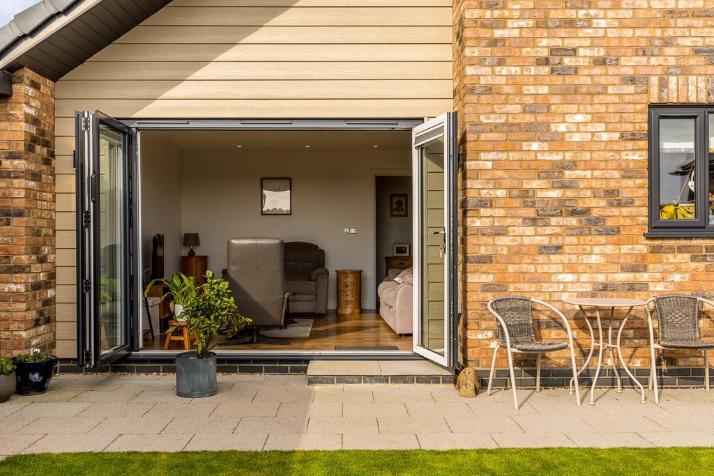 6 Burgess Court (Donnington)-17.jpg