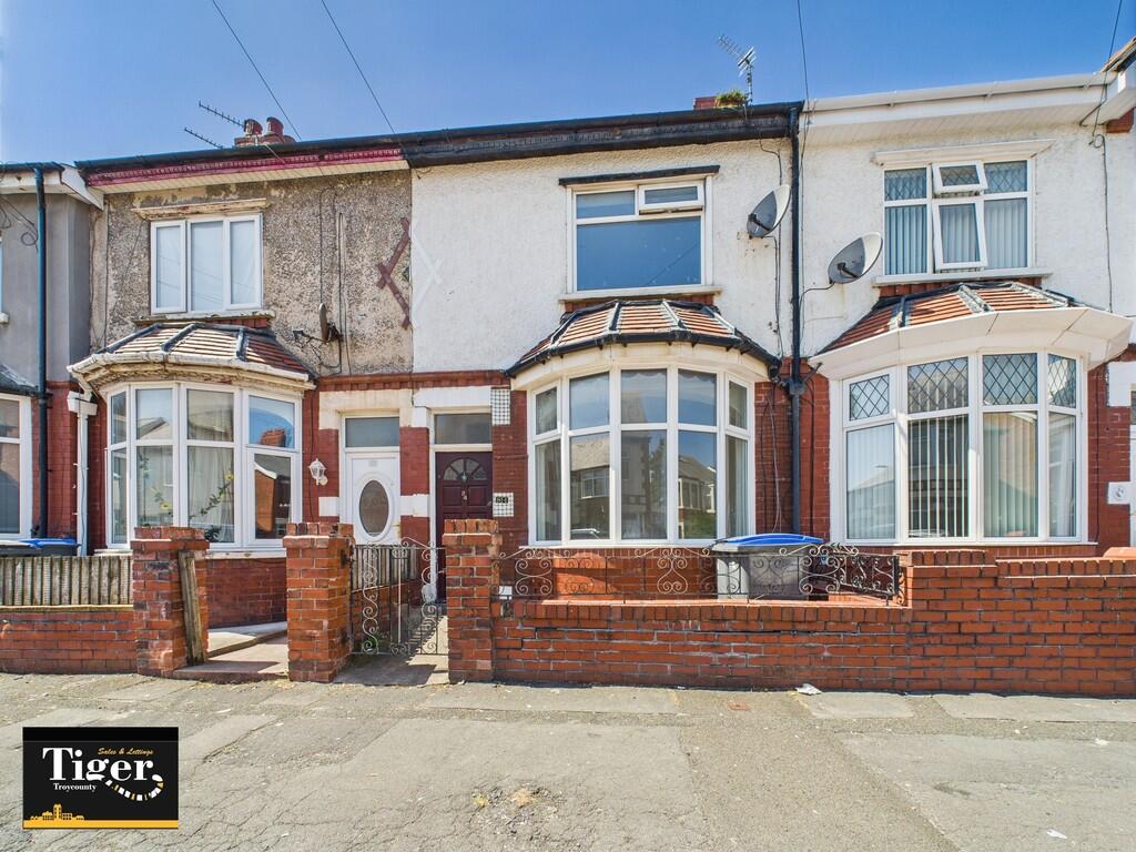 CAM02176G0-PR0635...