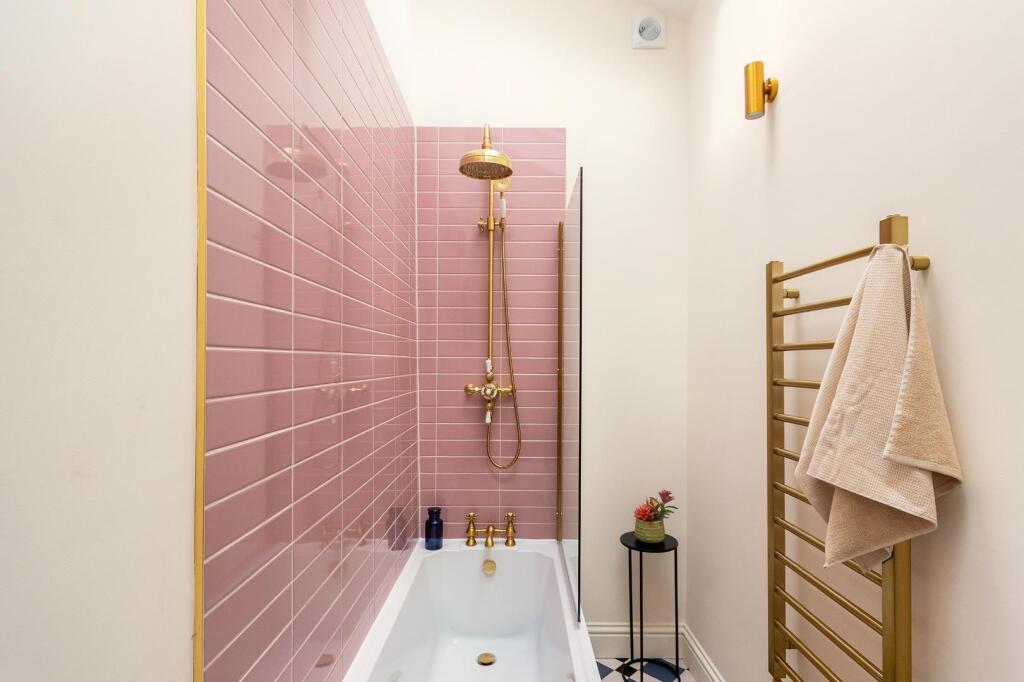 0O4STN - Bathroom C.jpg