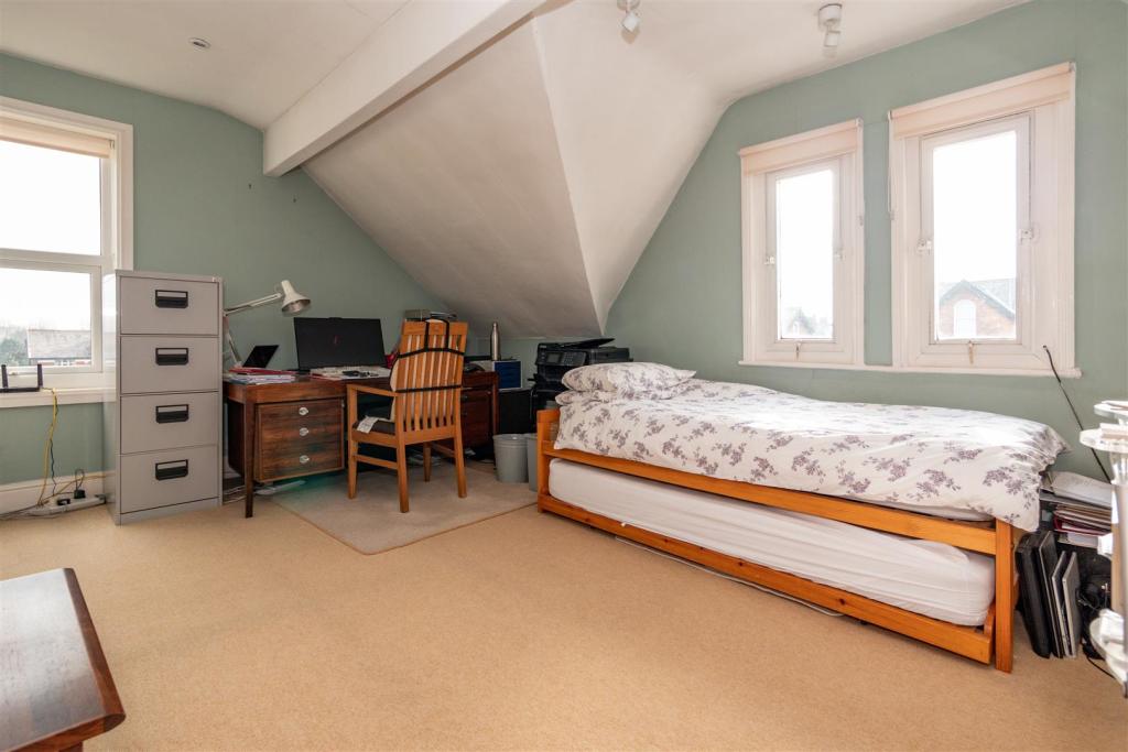 Bedroom 4.jpg