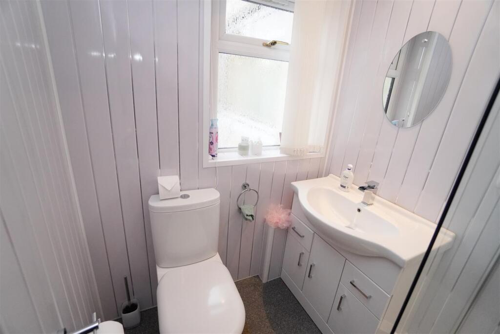 shower room1.jpg