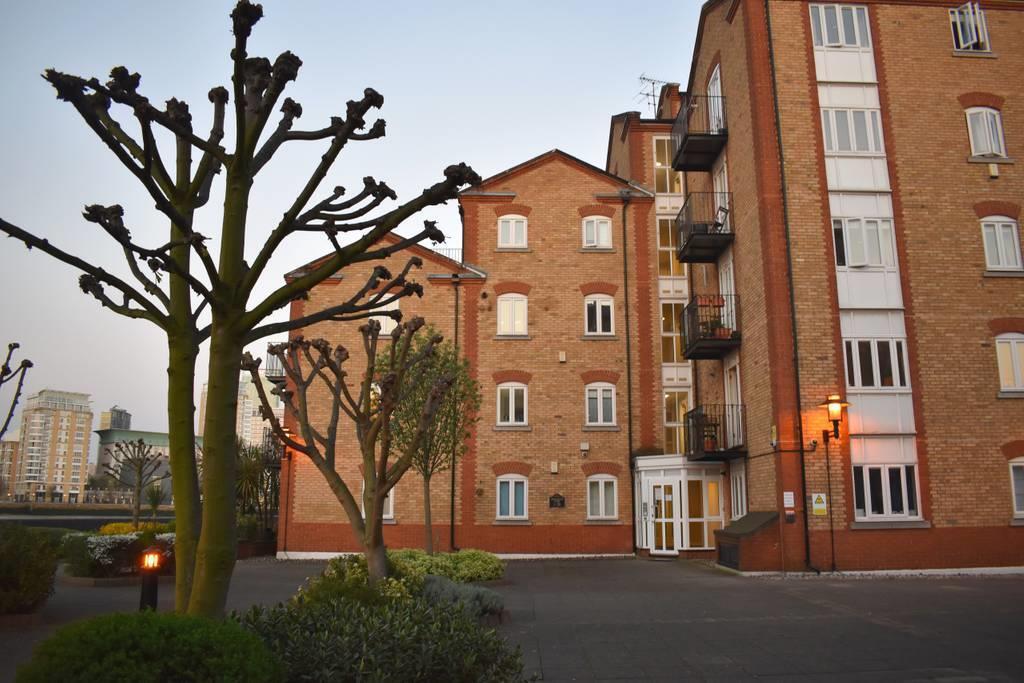Exterior    .jpg