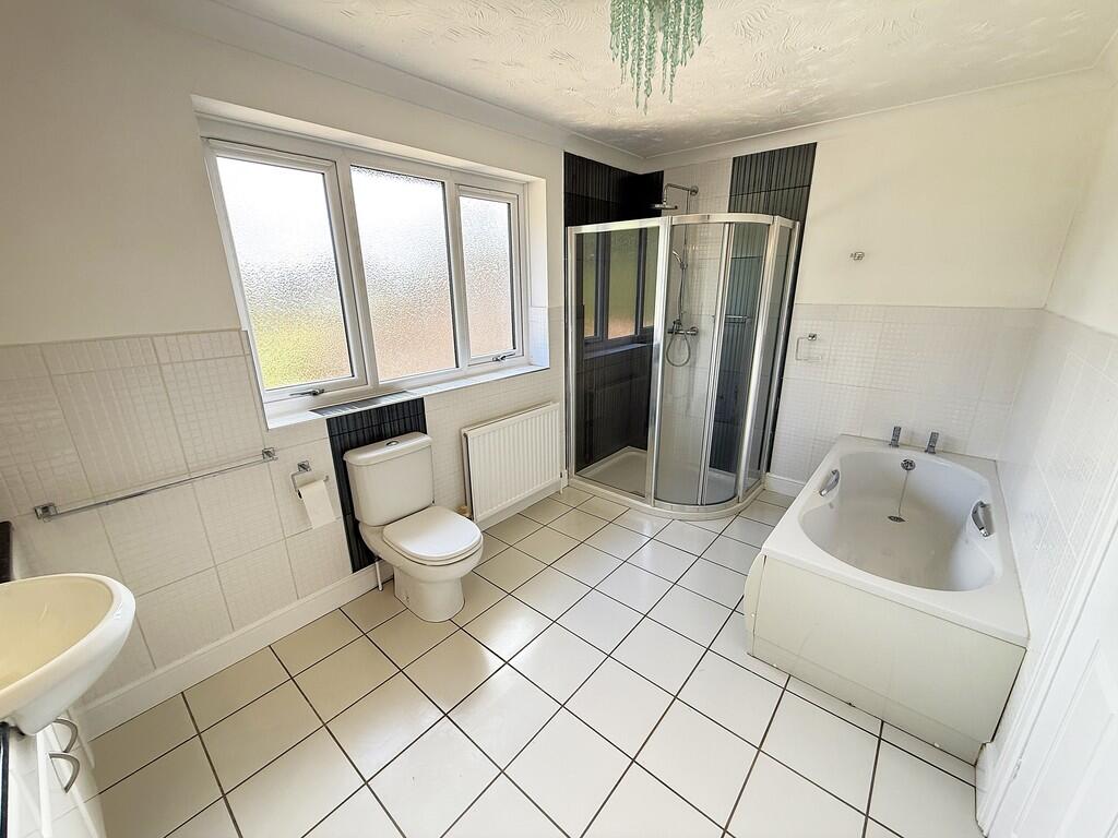 EN SUITE 1