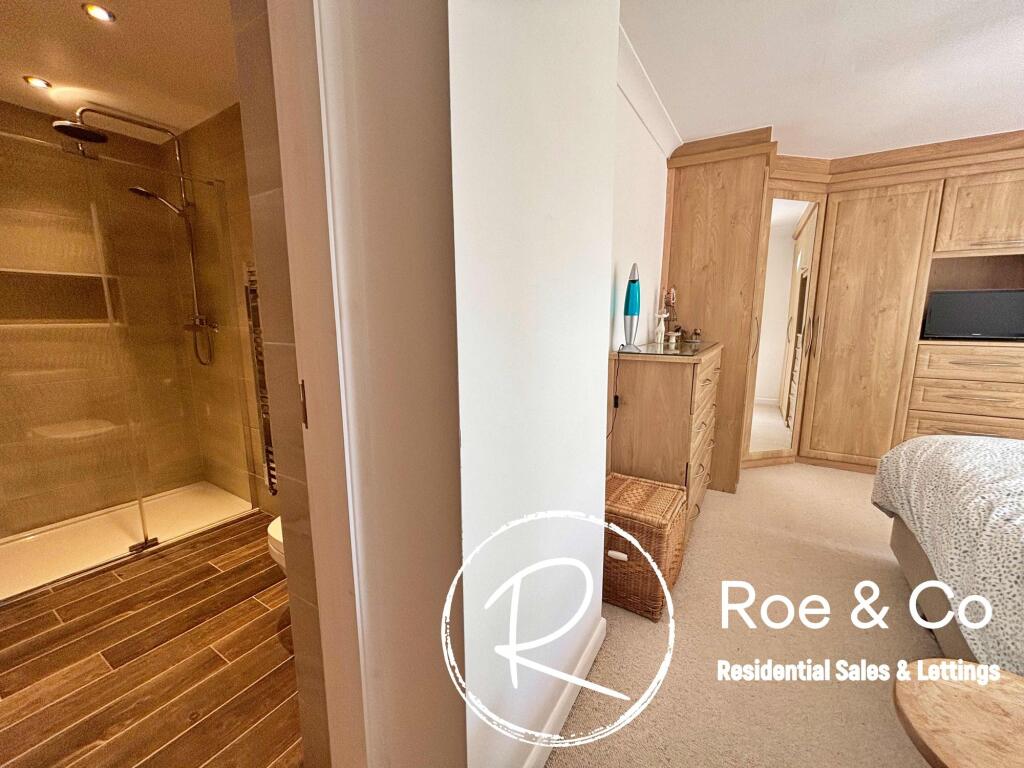 Bedroom one/En-suite