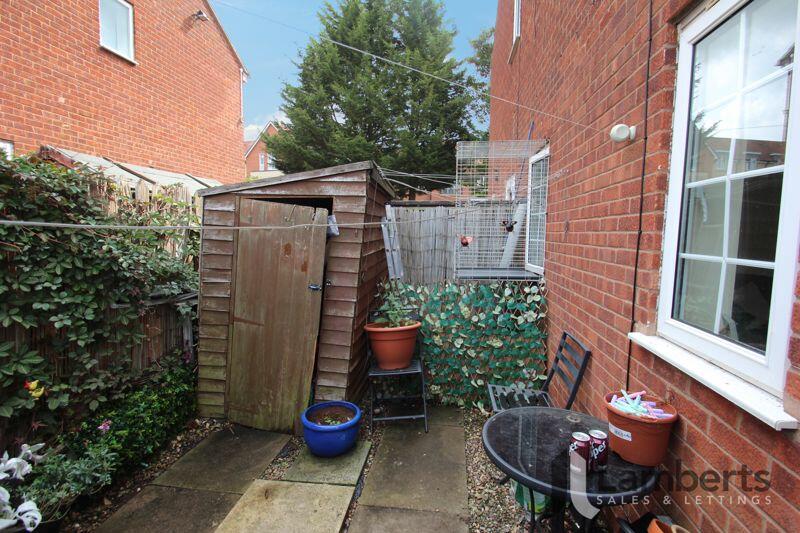 Side Courtyard Garden