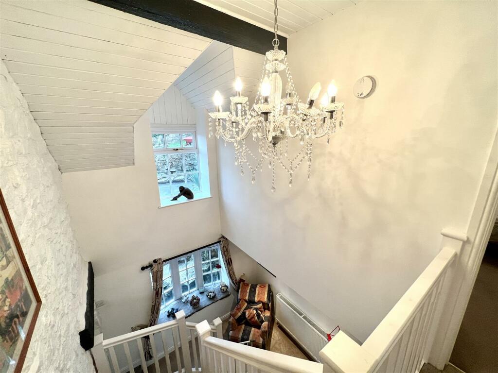 FIRST FLOOR STAIRS AND LANDING