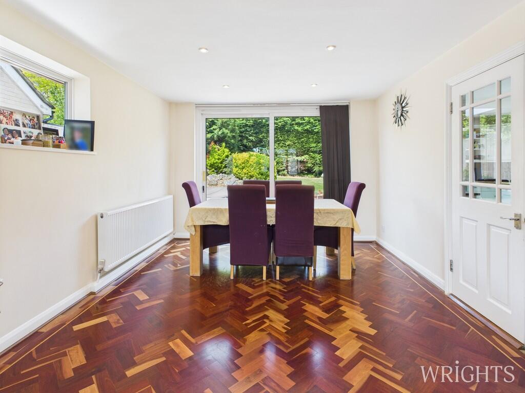 CAM02678G0-PR0211...