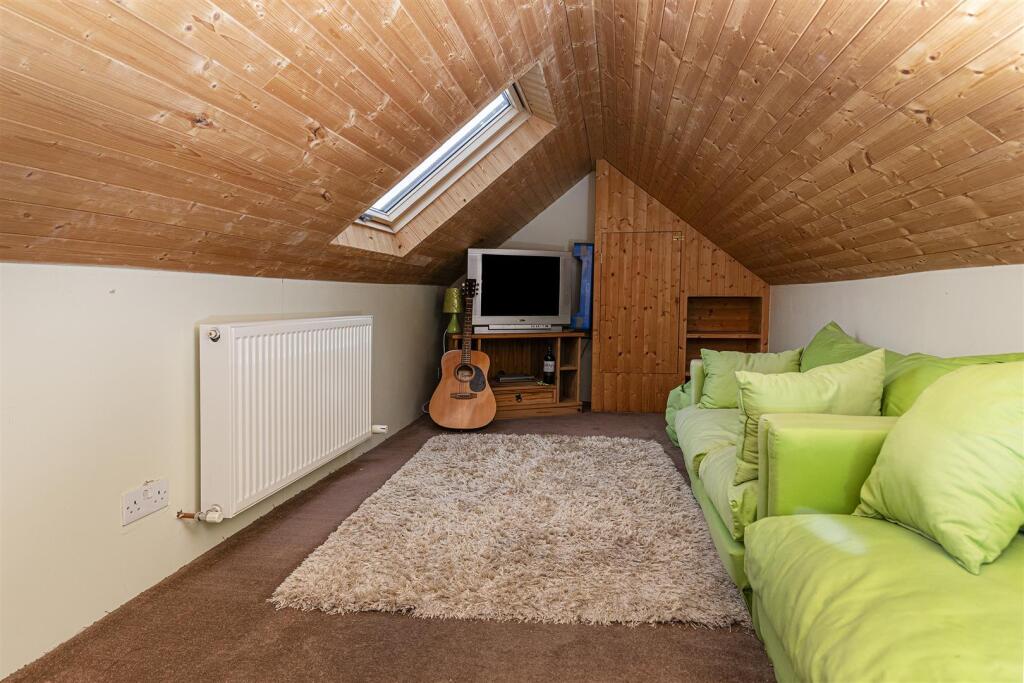 Bramleys Estate Agents - West Lodge Crescent - Ain