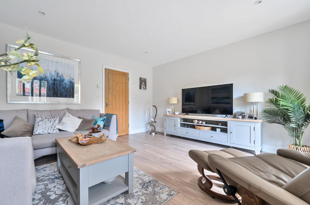 1307149-19-684b01...