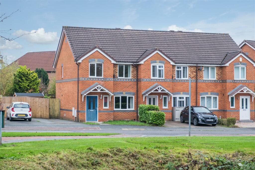3 Harewood Close-028.jpg