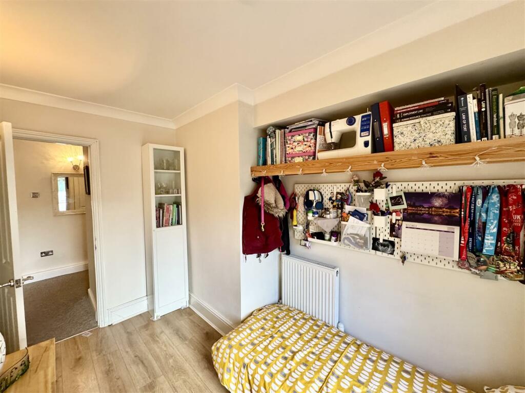 BEDROOM 2