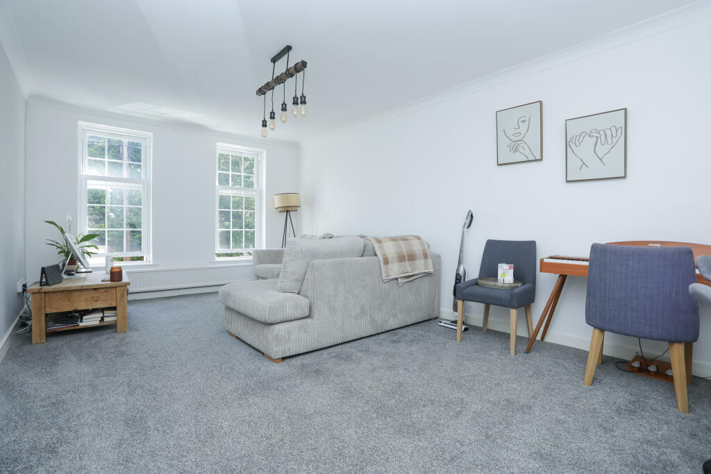 general Flat 4, Asht