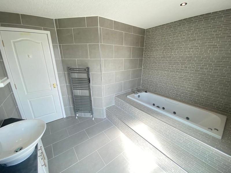 Jacuzzi Bathroom