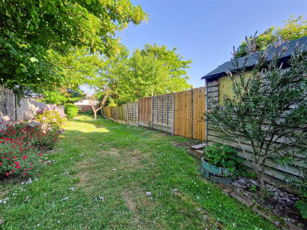 110ft rear garden