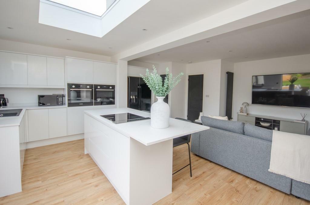 KITCHEN-FAMILY ROOM.jpg