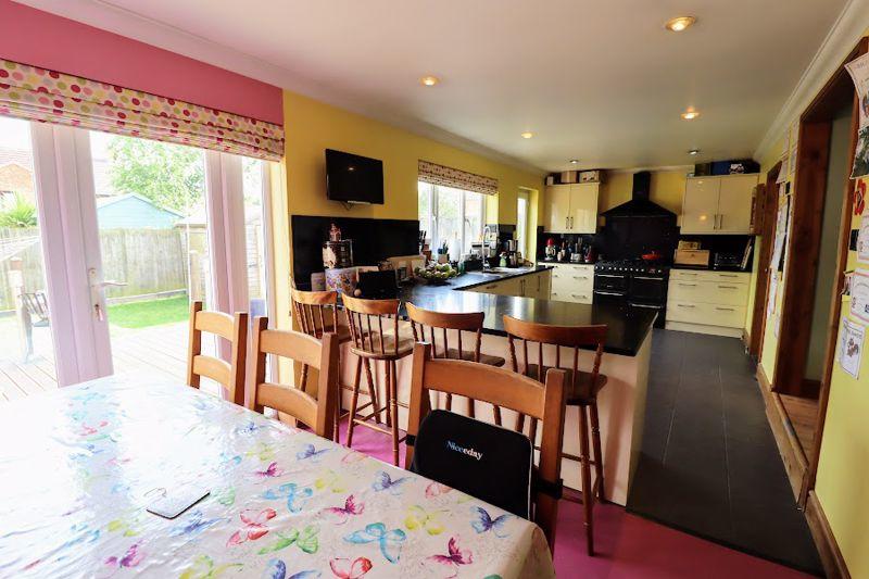 Kitchen/Breakf...