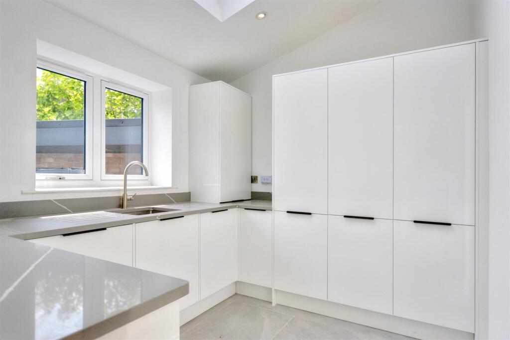 Utility Room_1.jpeg