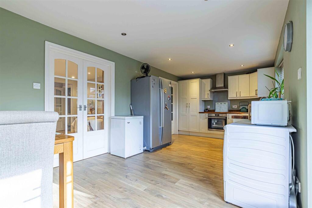Kitchen Diner 1.jpg