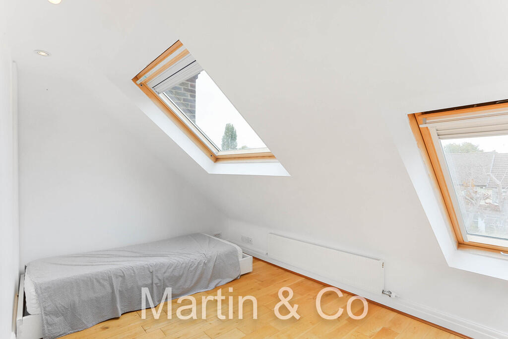 1552118070 - 33 T...