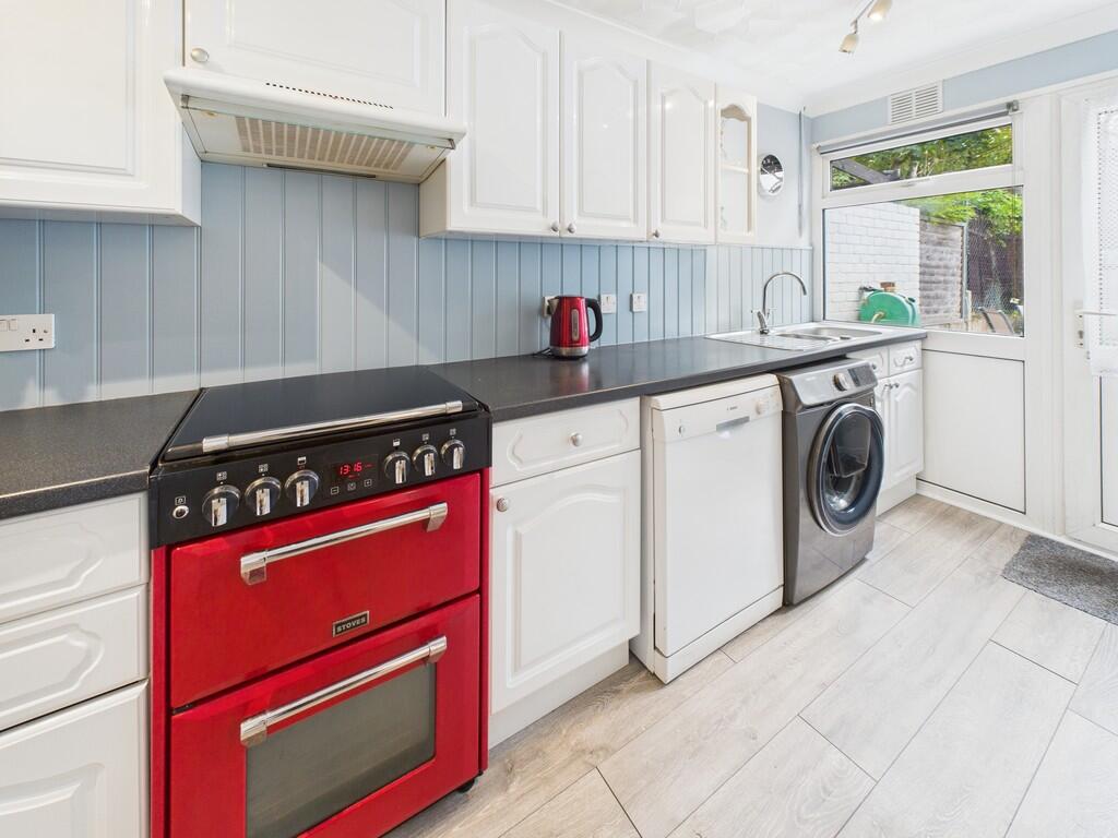 CAM05068G0-PR0056...