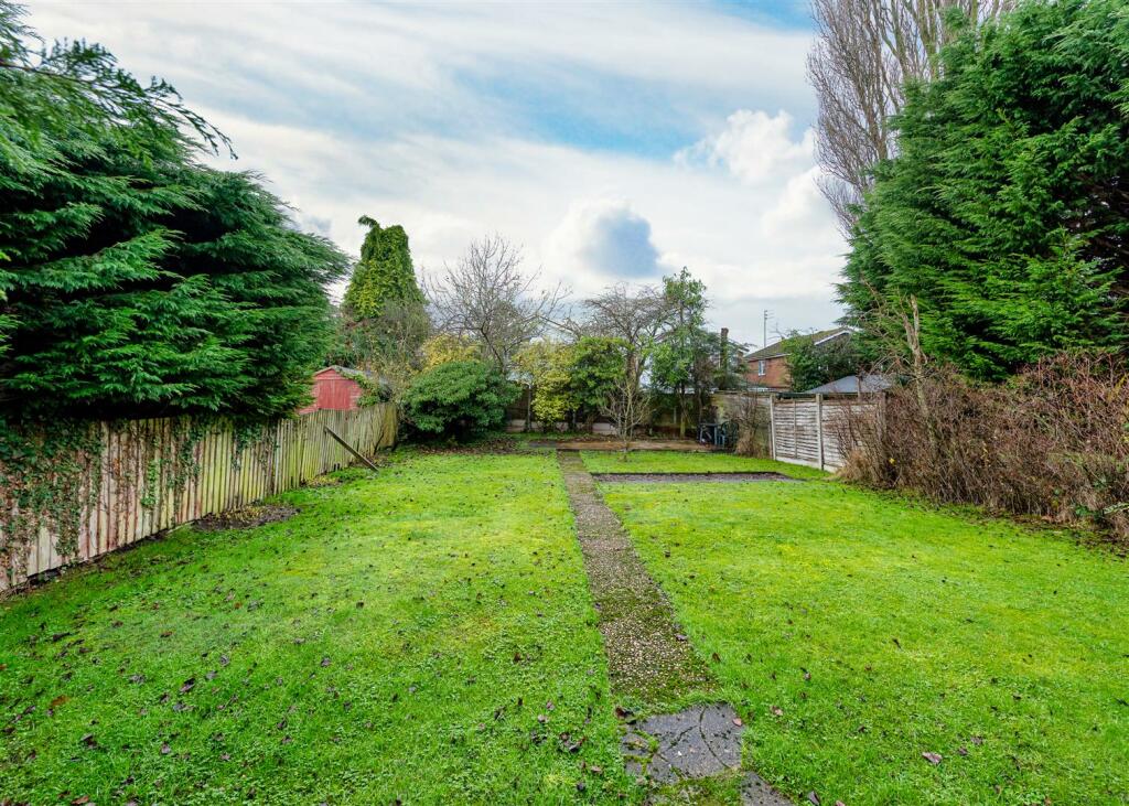 59 Elliotts Lane-garden2.jpg