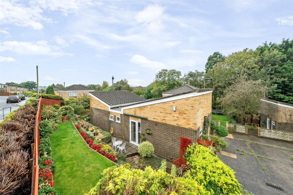 153 Monks Dale