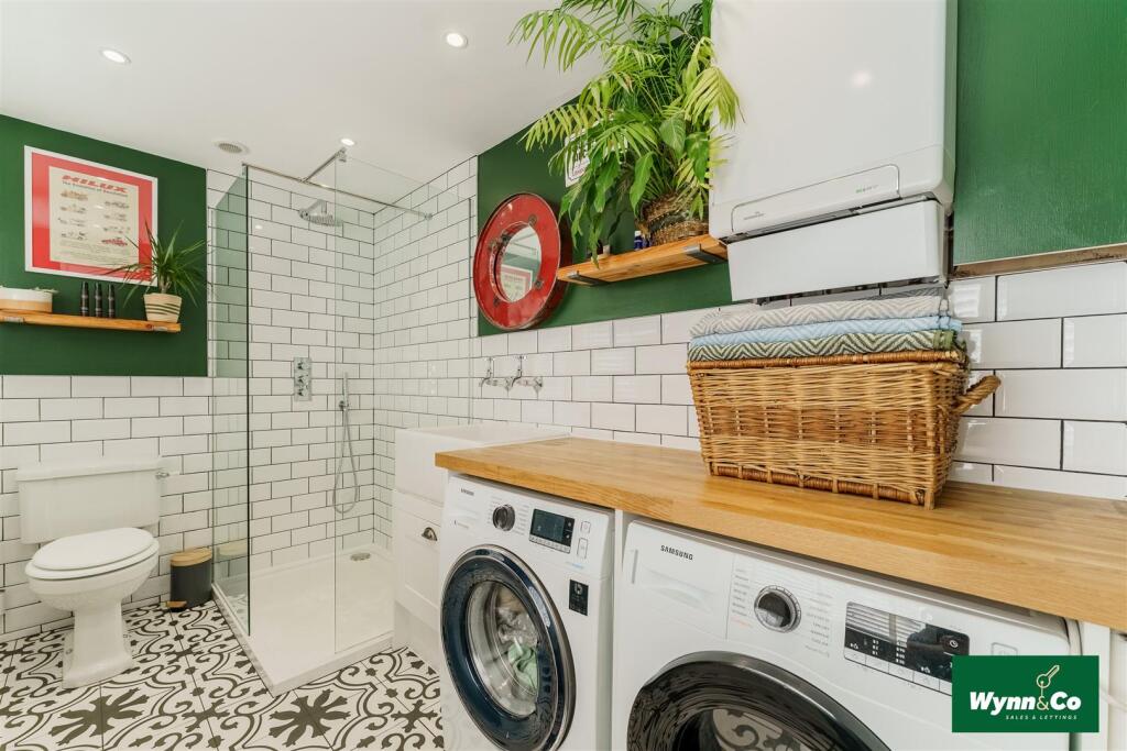 7 SALISBURY AVENUE-1018L.jpg