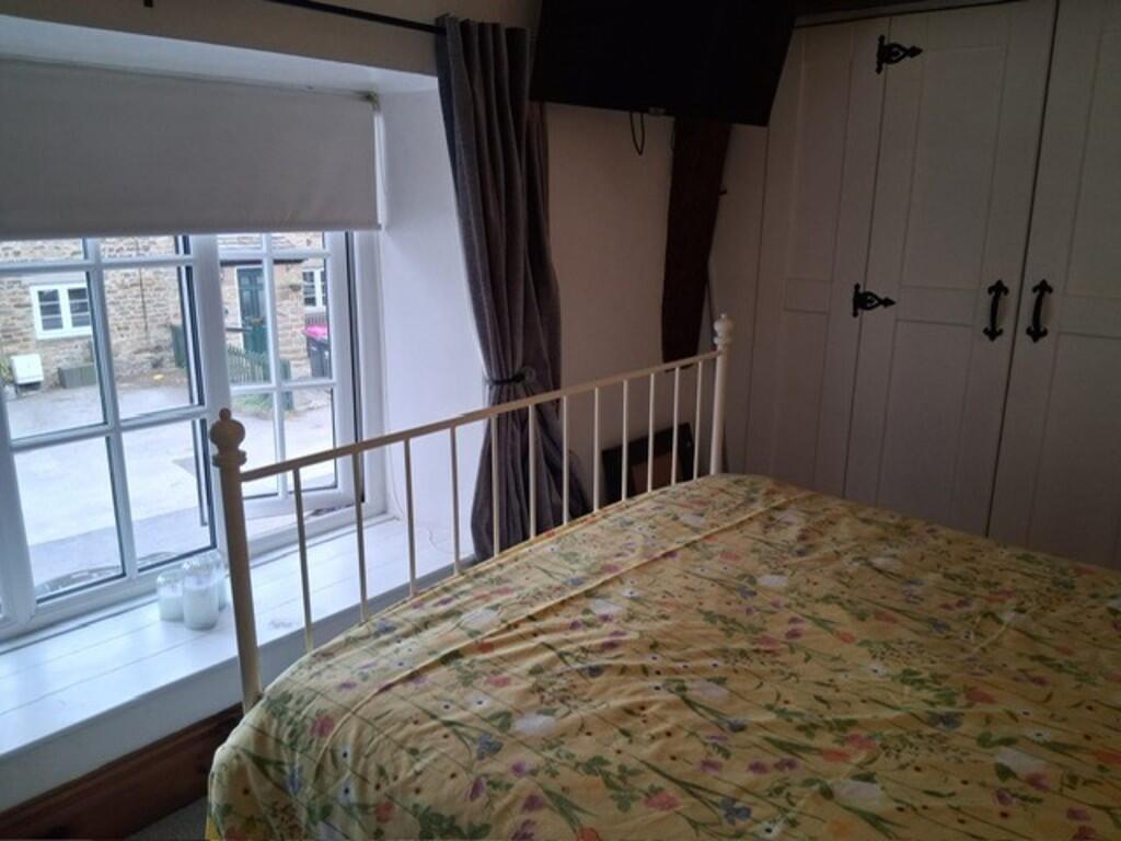Bedroom 1 (3)