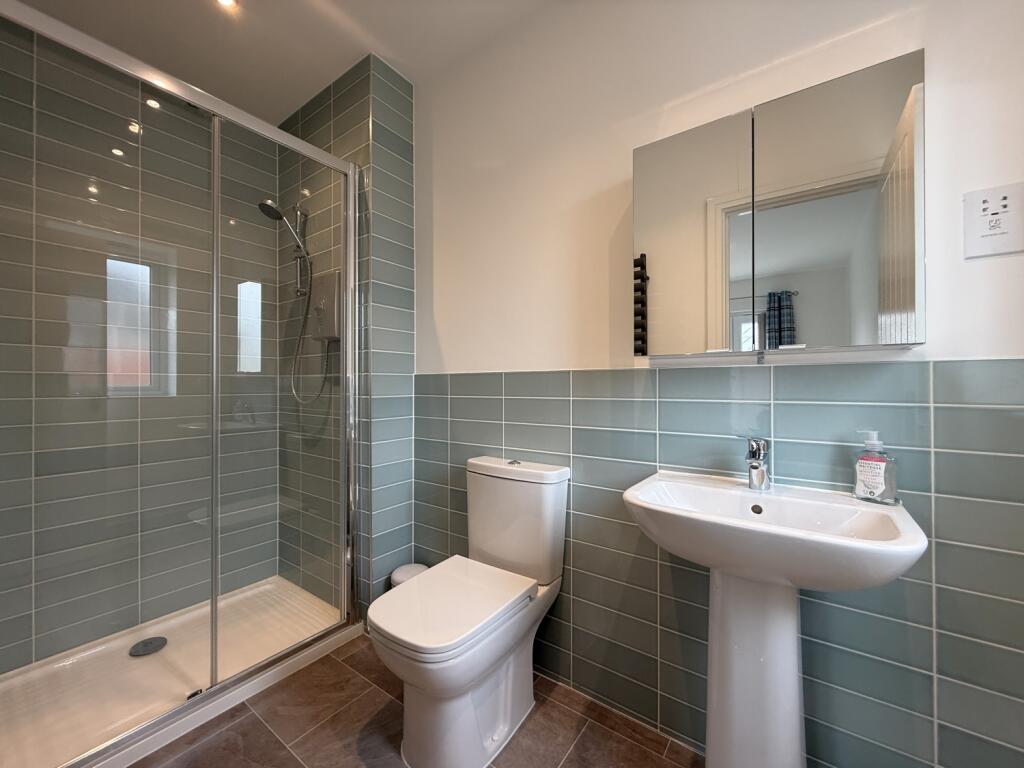 Bedroom 1 Ensuite