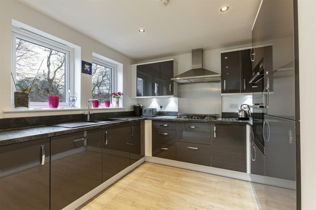 8 Knoll Park Drive Galashiels 19.JPG