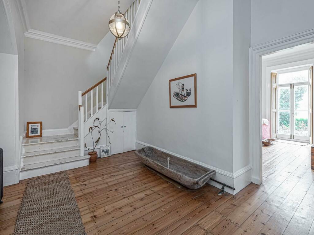 LLANFAIR-HALL-GROUNDFLOOR-HALLWAY-01.jpg