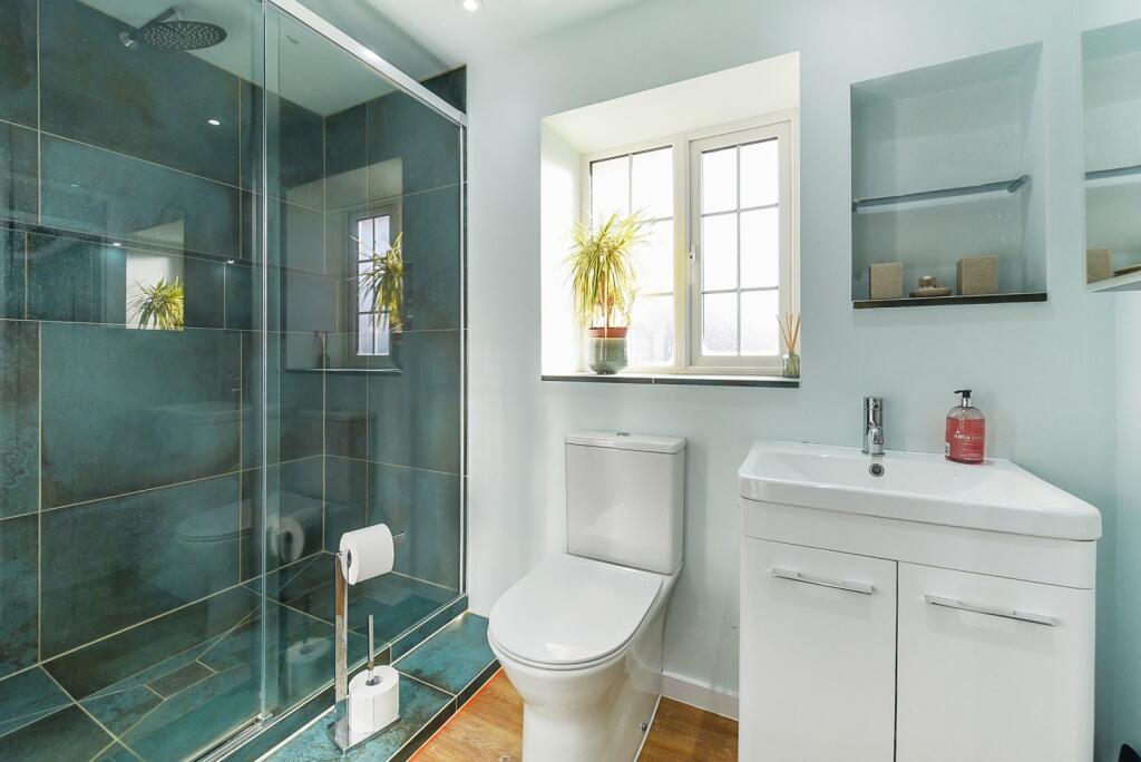 En-Suite Bathroom