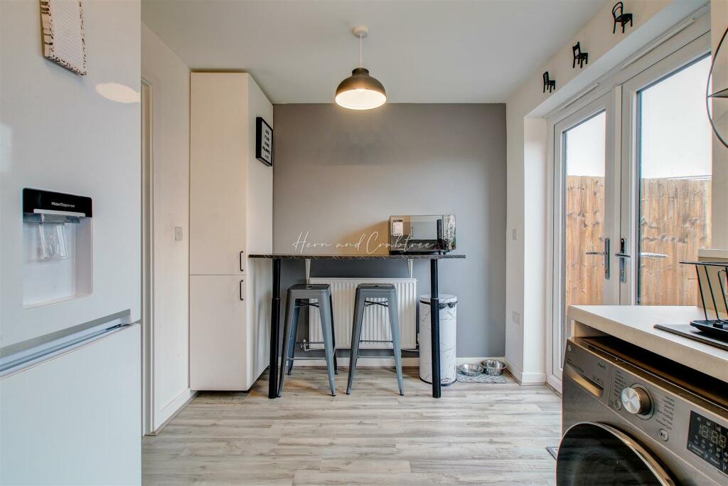 Clos Thomas, St Edeyrns, HernCrabtree (19).jpg