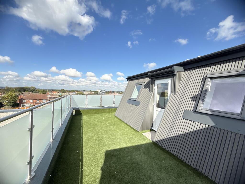 Flat 16 pent -9.jpg