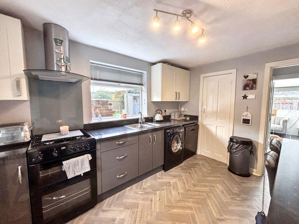 Neill Drive, Sunniside, Newcastle upon Tyne, Tyne and Wear, NE16 5PB