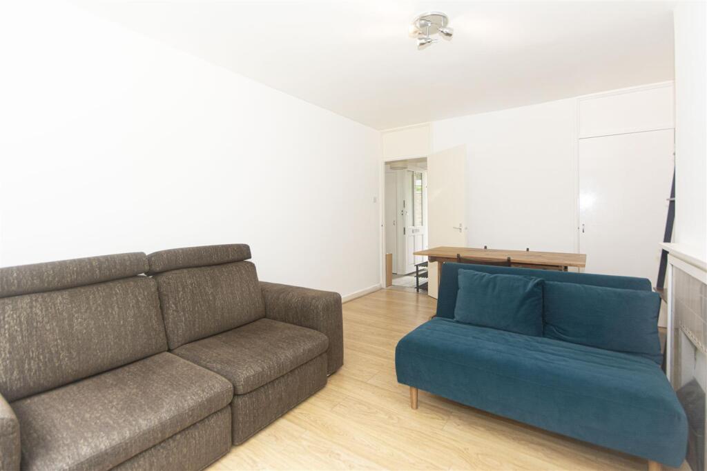 Augustus Rd, Florys Court (5).jpg