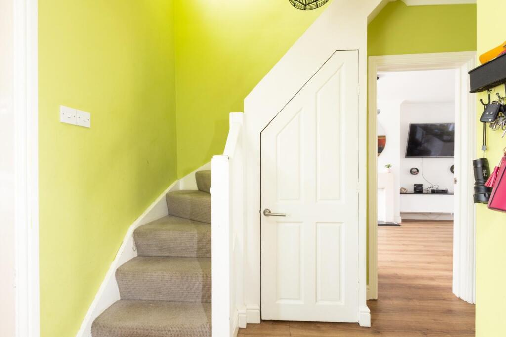 15 Guernsey Avenue, BS4-26.jpg