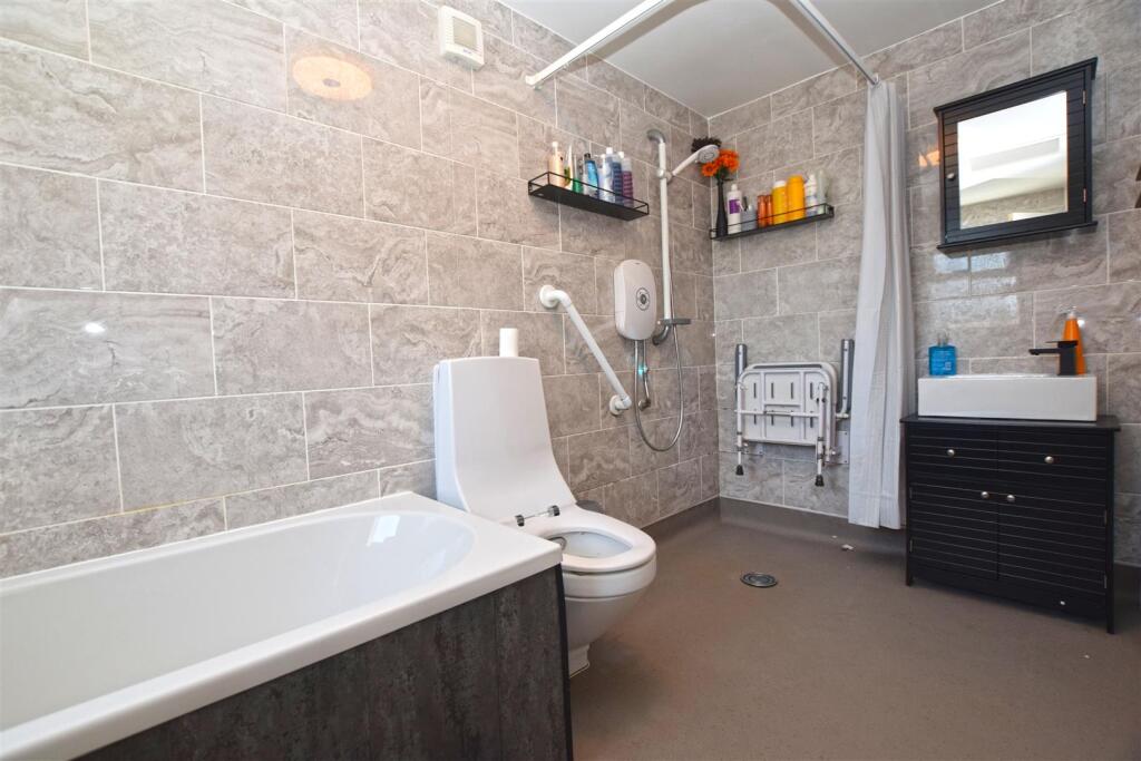 WET ROOM