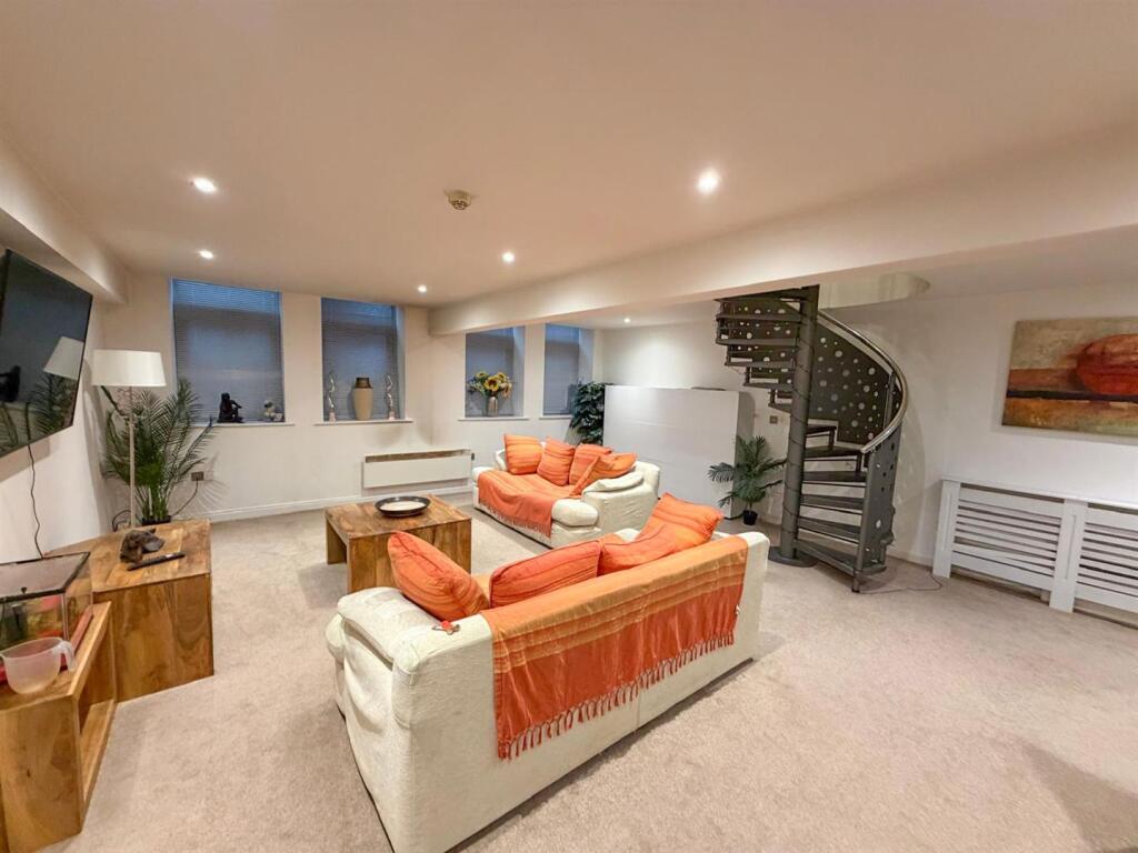 3 bed apartment, Silsden