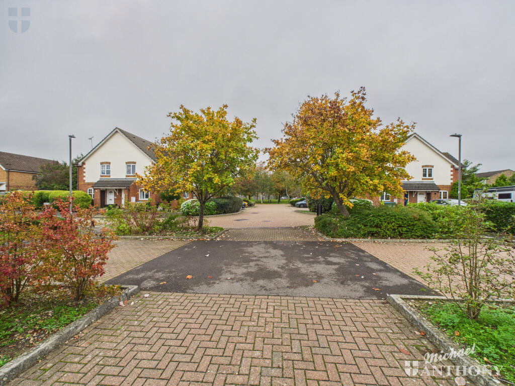 CAM03218G0-PR0796-STILL011