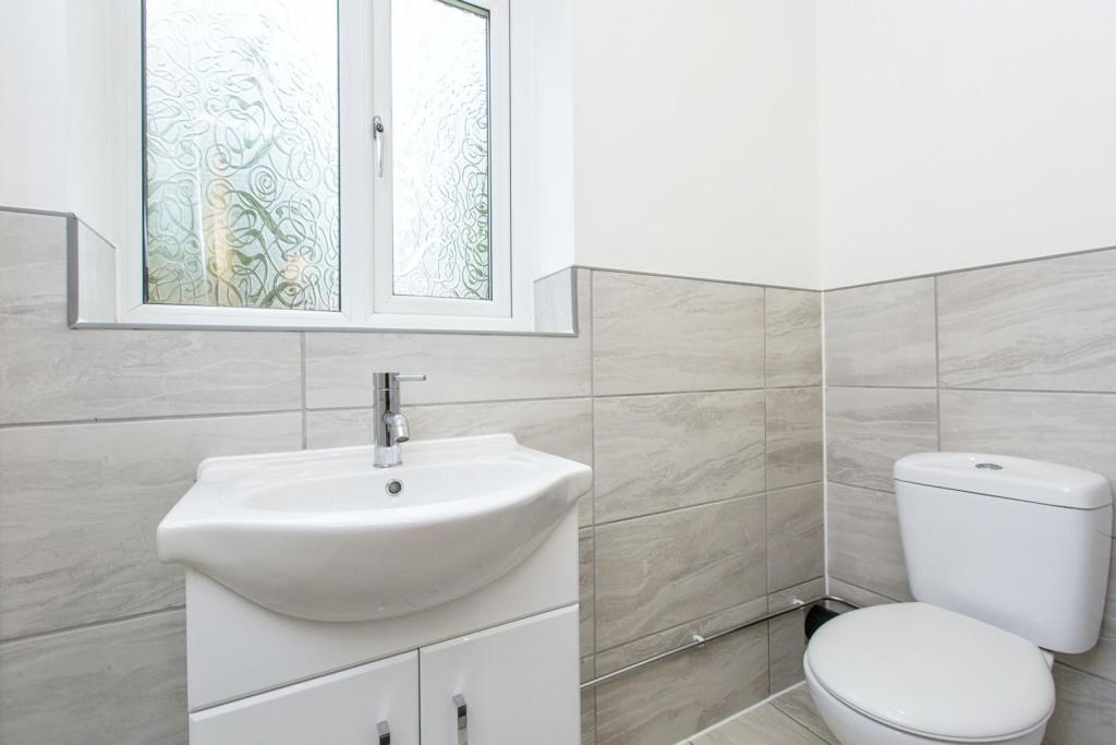 Downstairs Cloakroom